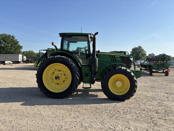 Image of John Deere 6215R equipment image 3