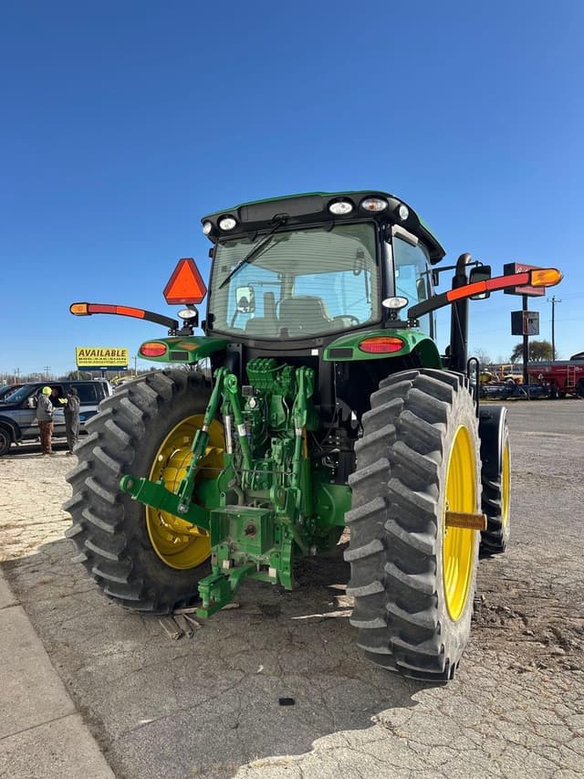 Image of John Deere 6215R equipment image 4