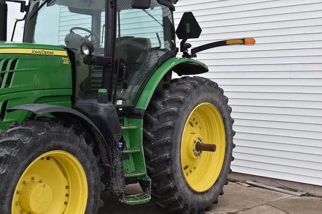 Image of John Deere 6215R equipment image 3