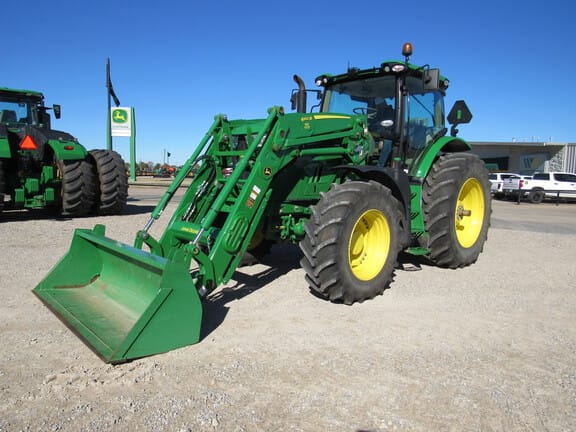 Main image John Deere 6215R