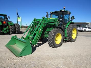 Main image John Deere 6215R