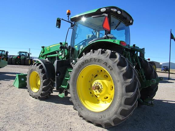 Image of John Deere 6215R equipment image 2