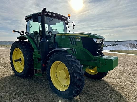 Image of John Deere 6215R equipment image 1