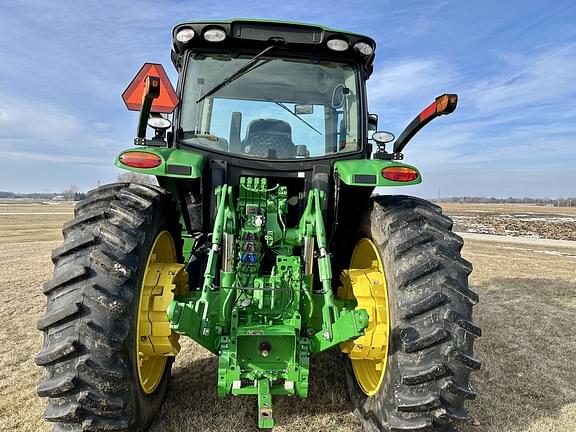 Image of John Deere 6215R equipment image 3