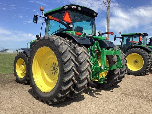 Image of John Deere 6215R equipment image 2