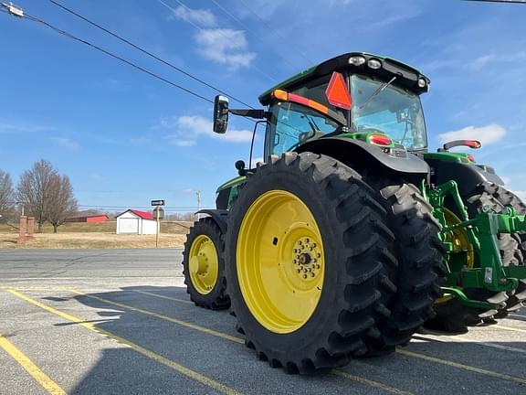 Image of John Deere 6215R equipment image 2