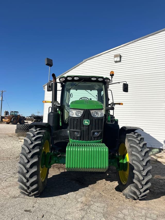 Image of John Deere 6215R equipment image 3