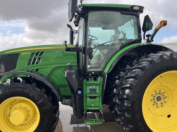 Image of John Deere 6215R equipment image 1