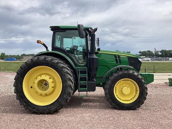 Image of John Deere 6230R equipment image 2