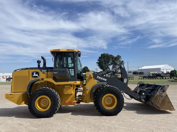 2021 John Deere 624P Equipment Image0