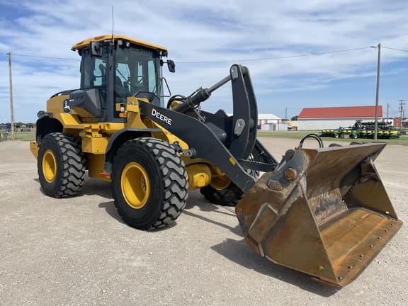 Image of John Deere 624P equipment image 1