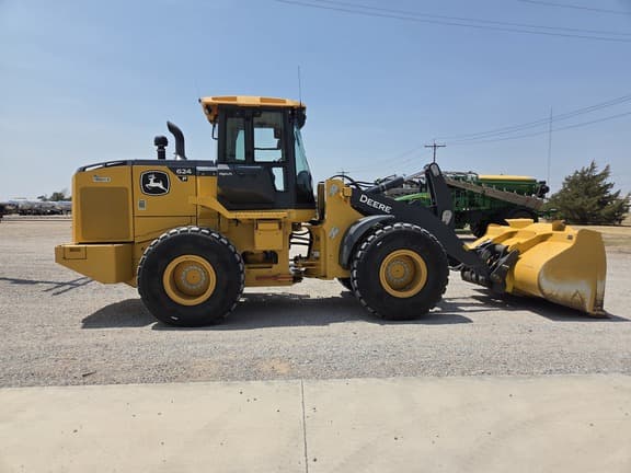 Image of John Deere 624P Primary image