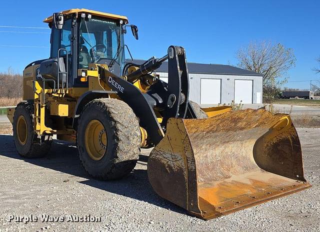 Image of John Deere 624L equipment image 2