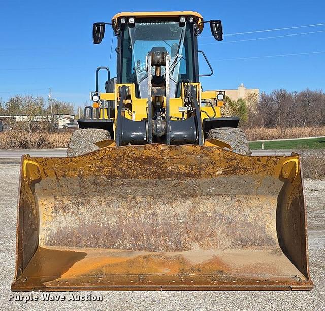 Image of John Deere 624L equipment image 1