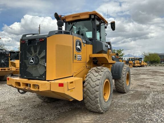 Image of John Deere 624P equipment image 4