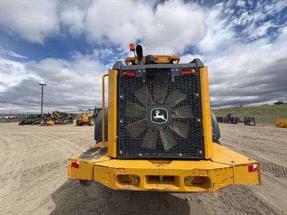 Image of John Deere 624P equipment image 3