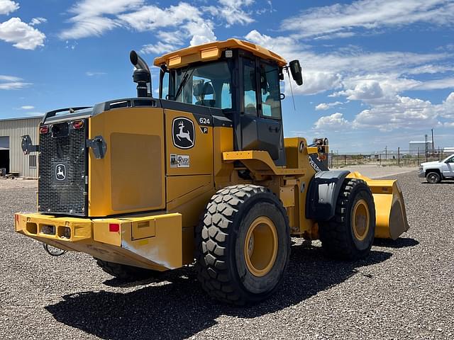 Image of John Deere 624P equipment image 4