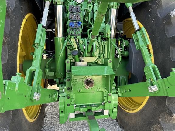 Image of John Deere 6250R equipment image 4