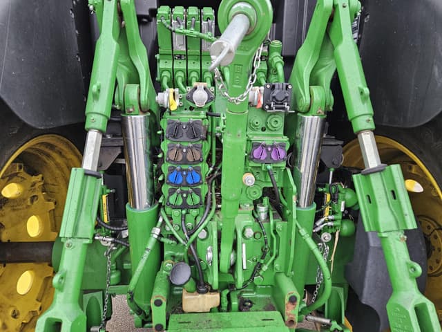 Image of John Deere 6250R equipment image 4