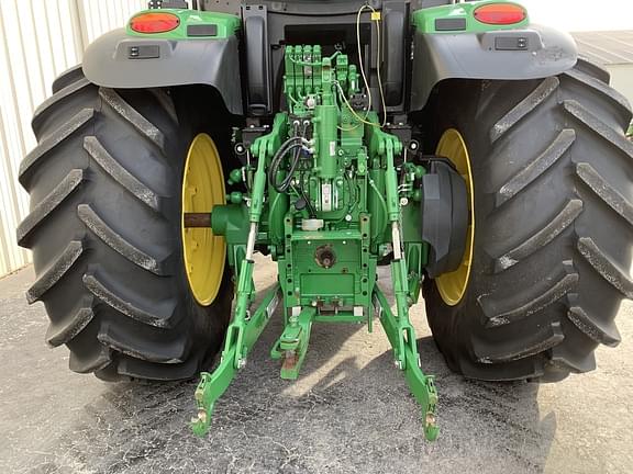 Image of John Deere 6250R equipment image 2