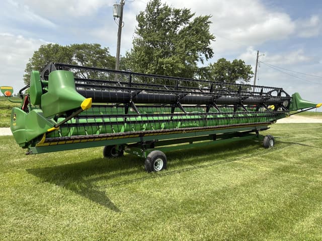 Image of John Deere 630F equipment image 3