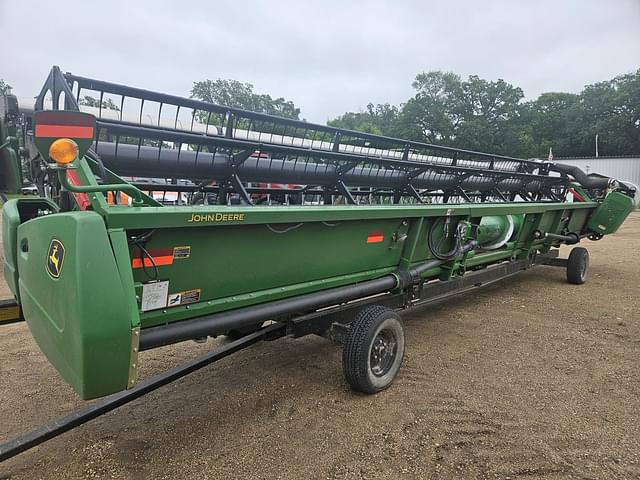 Image of John Deere 635F equipment image 4