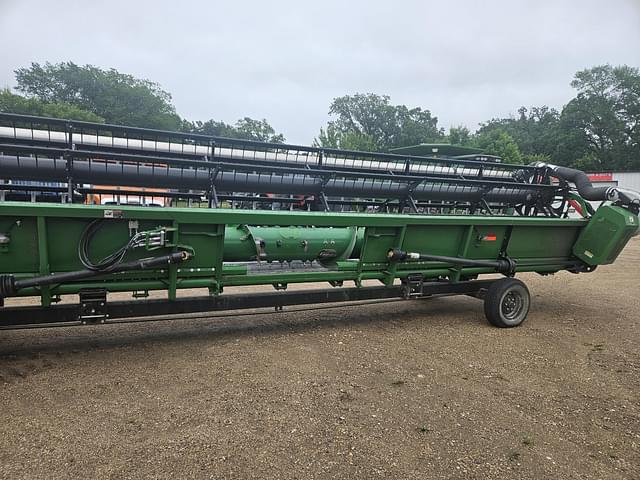 Image of John Deere 635F equipment image 3