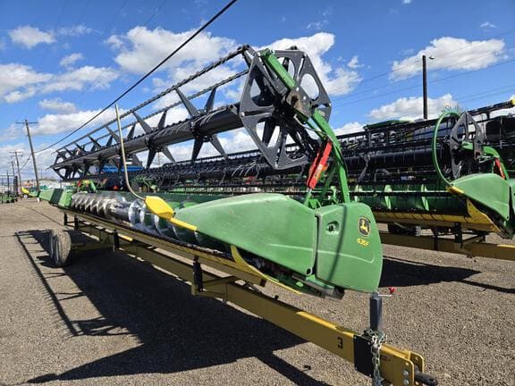 Image of John Deere 635F equipment image 1