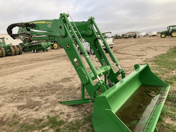 Main image John Deere 640R