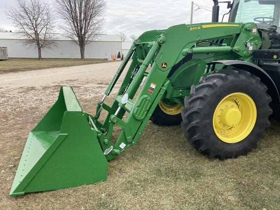 Main image John Deere 640R