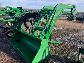 Main image John Deere 640R