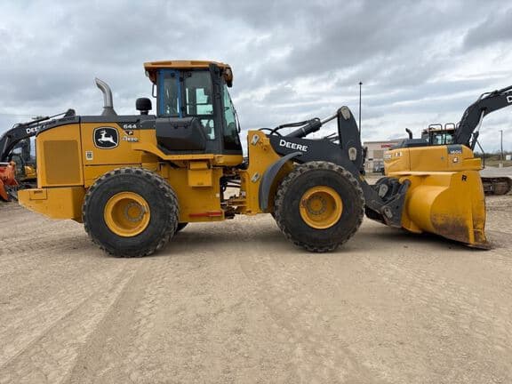 Image of John Deere 644P equipment image 4