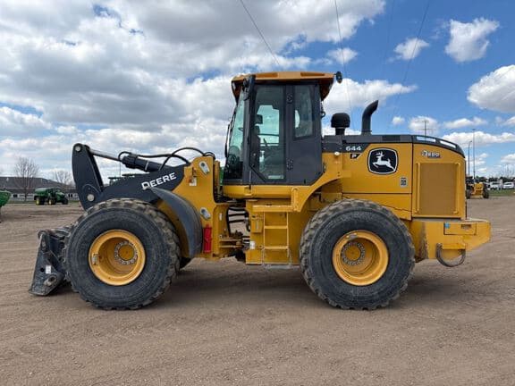 Image of John Deere 644P equipment image 1