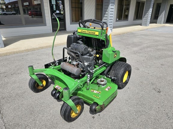 2021 John Deere 652R Equipment Image0