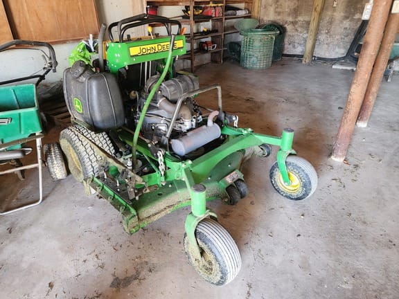 2021 John Deere 652R Equipment Image0