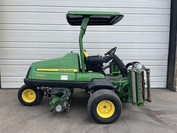 Image of John Deere 6700A equipment image 1