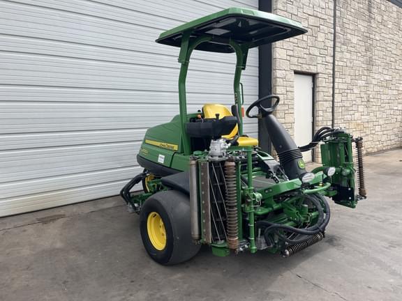 Image of John Deere 6700A equipment image 2