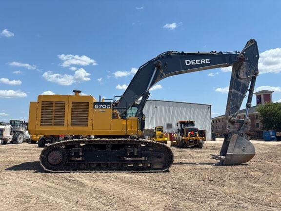 2021 John Deere 670G LC Equipment Image0