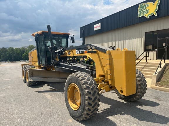 Image of John Deere 672G equipment image 1