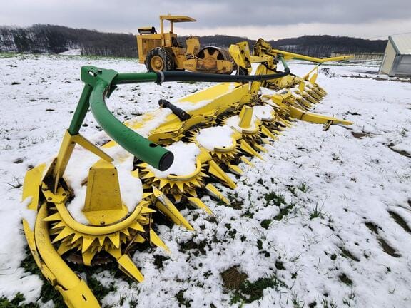 Main image John Deere 692