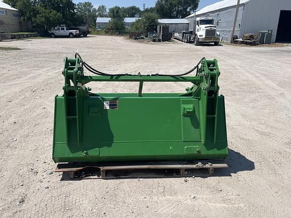 Image of John Deere Bucket Grapple equipment image 1