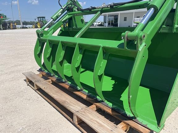 Image of John Deere Bucket Grapple equipment image 3