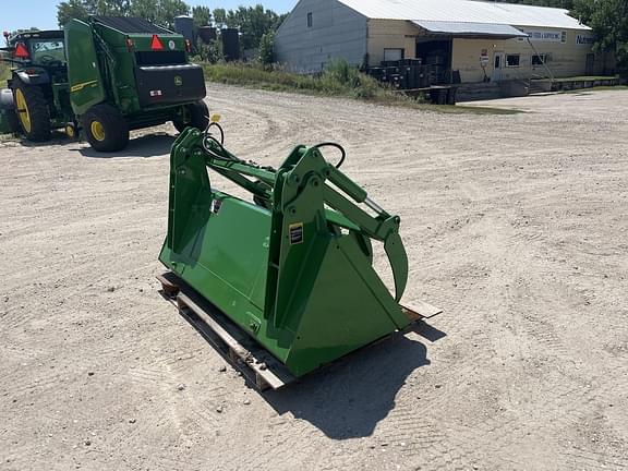 Image of John Deere Bucket Grapple equipment image 4