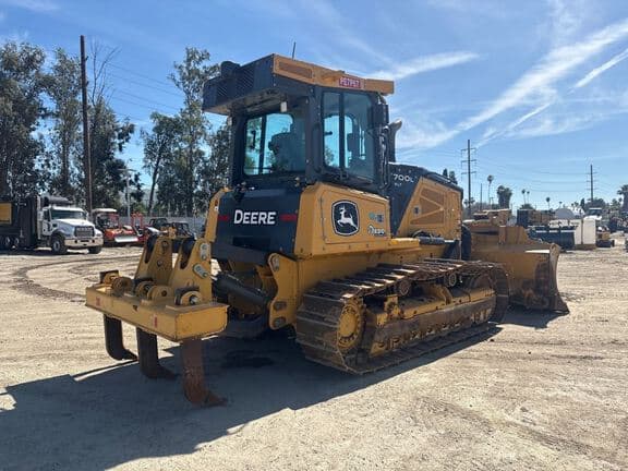 Image of John Deere 700L XLT equipment image 4