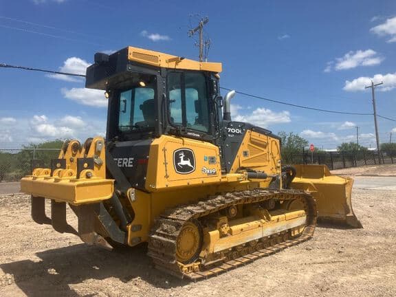 Image of John Deere 700L XLT equipment image 4