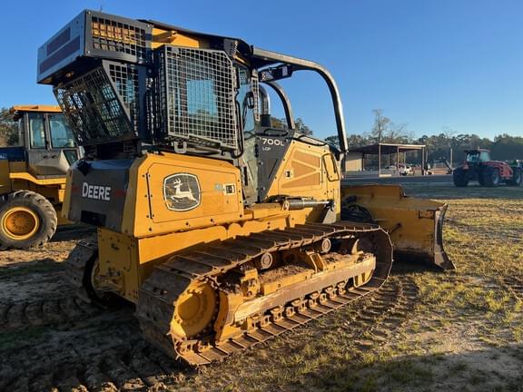 Image of John Deere 700L LGP equipment image 1