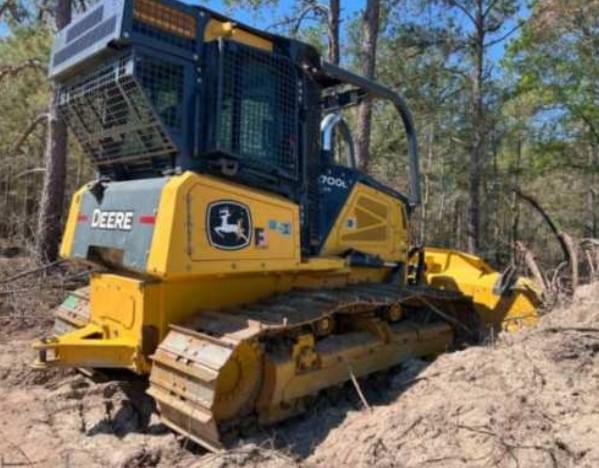 Image of John Deere 700L LGP Image 1