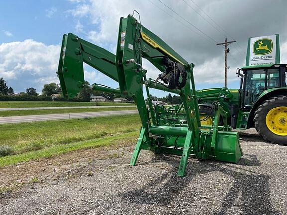 Image of John Deere 700M equipment image 2
