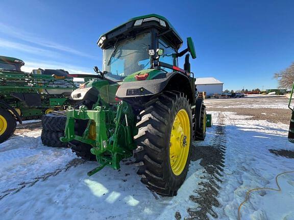 Image of John Deere 7210R equipment image 4