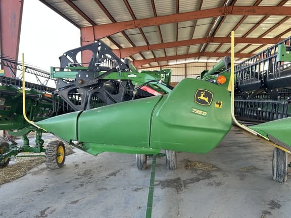 Image of John Deere 735D equipment image 1